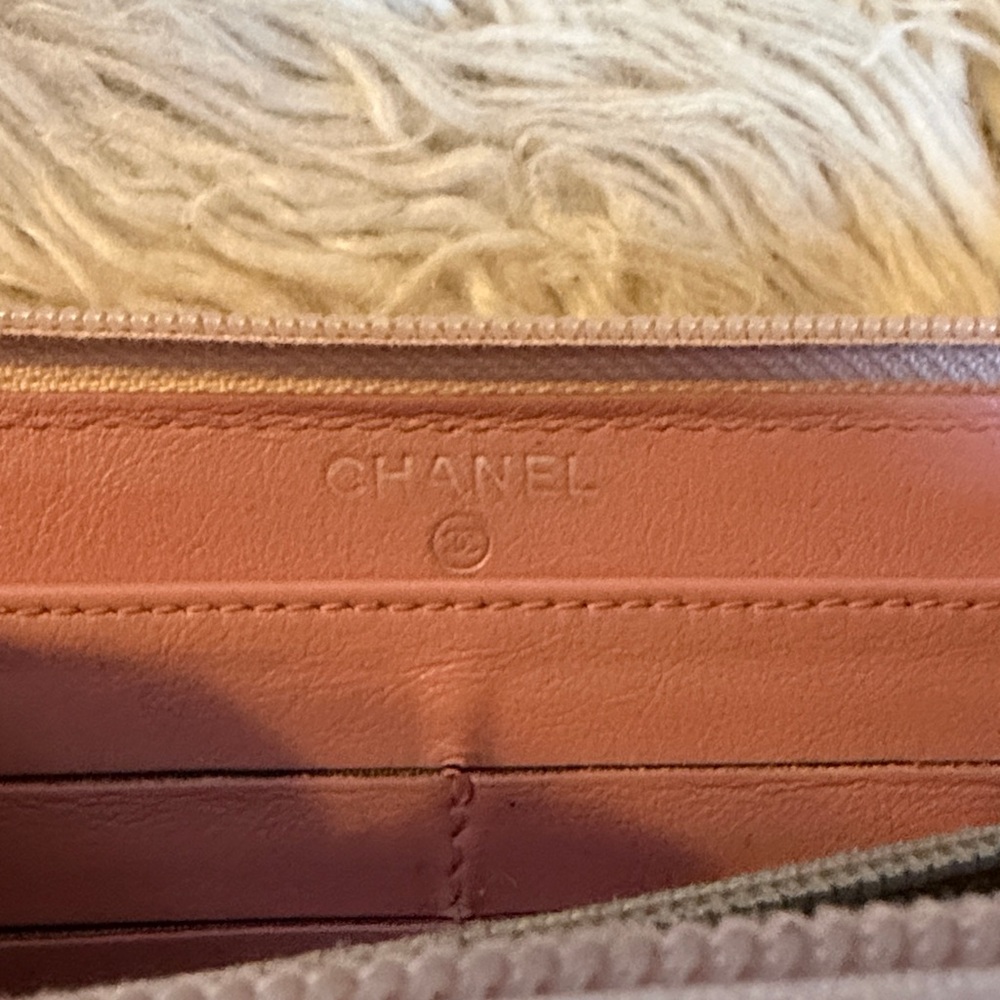 🩷Chanel Zip around Wallet in Pink Caviar leather🩷Cute summer colour. Authentic - Picture 14 of 17